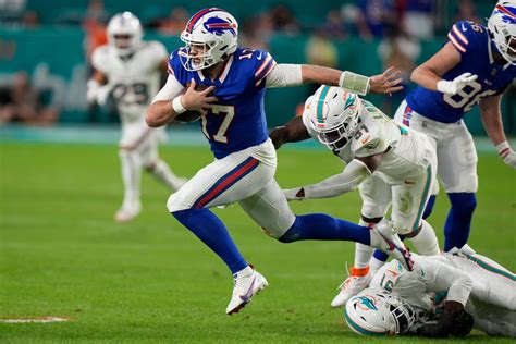 buffalo bills miami dolphins rivalry|Josh Allen rallies Bills for 21.